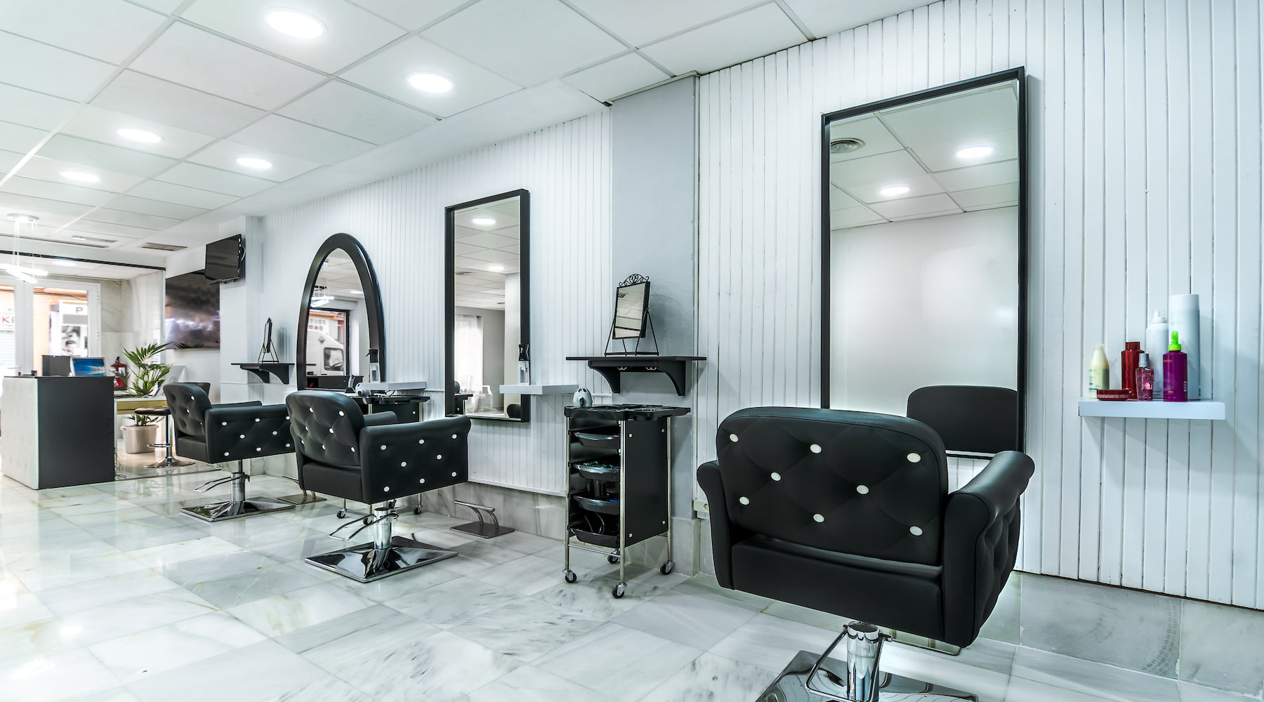 Salon lighting installed in a modern and bright beauty salon