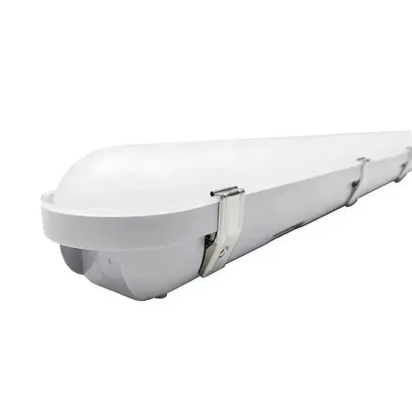 stormguard-series-led-vapor-tight-light-end-view-clips-and-sealed-lens